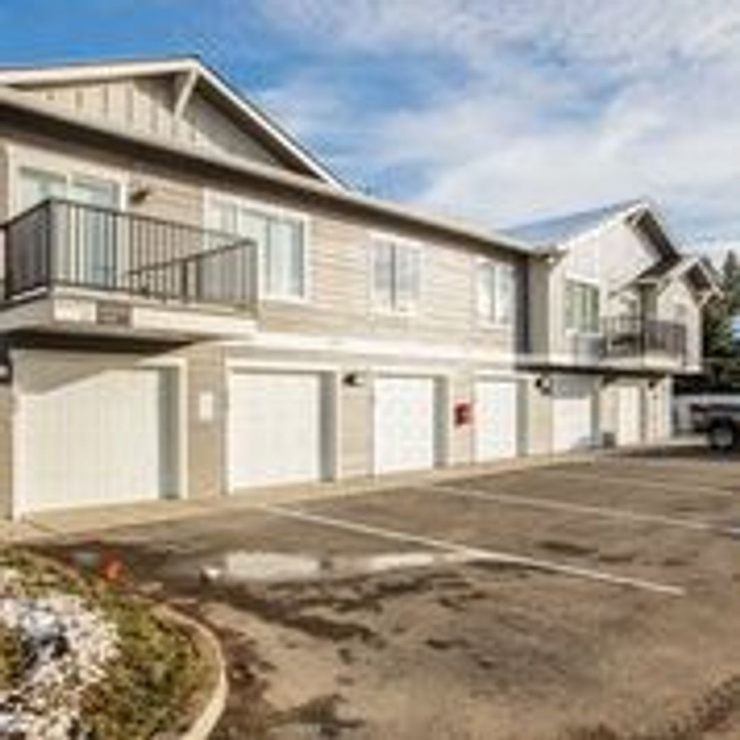 CDA Apartment: 128 W Neider