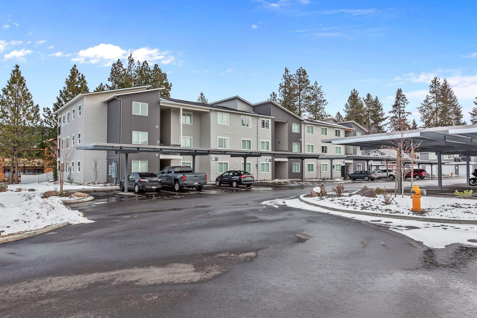 CDA Apartment: 128 W Neider