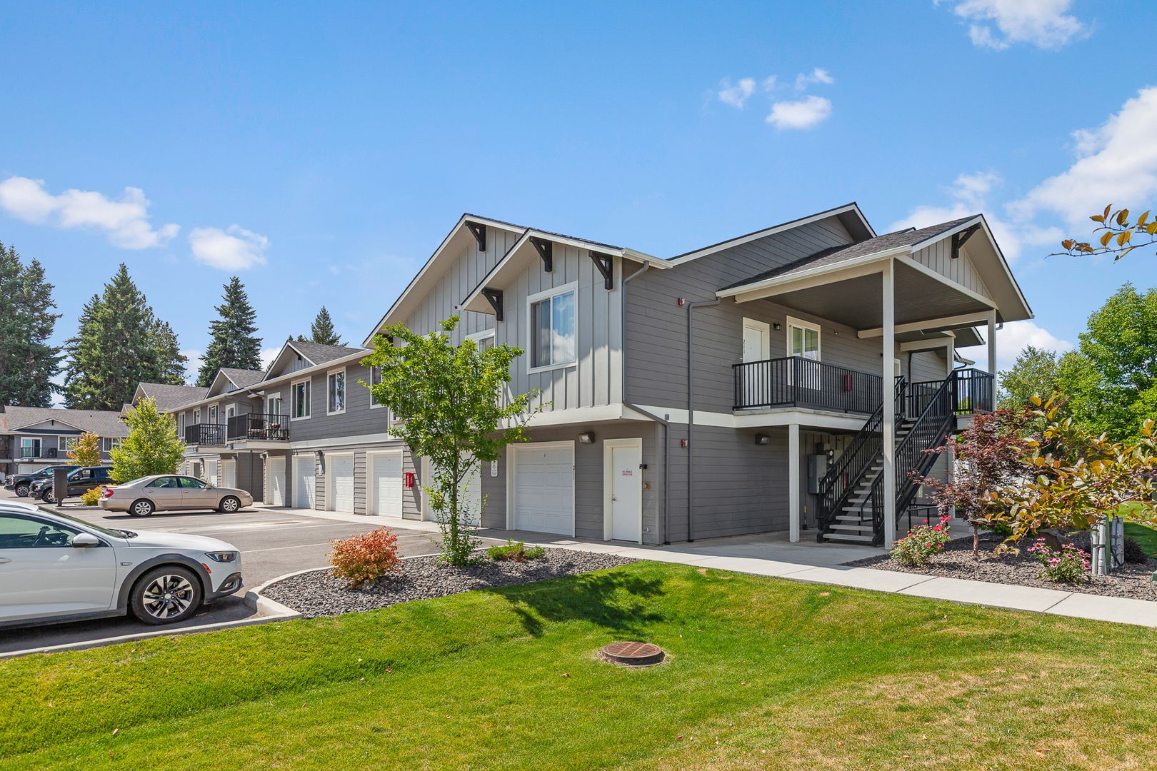 CDA Apartment: 128 W Neider
