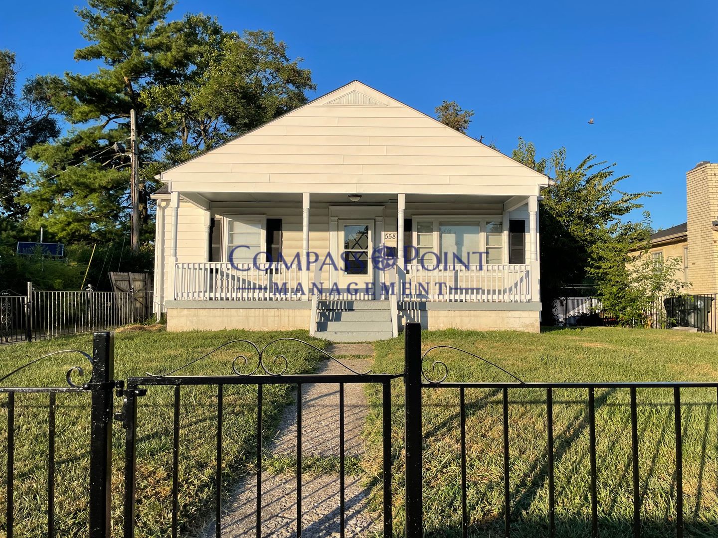 Lexington House: 558 Emerson