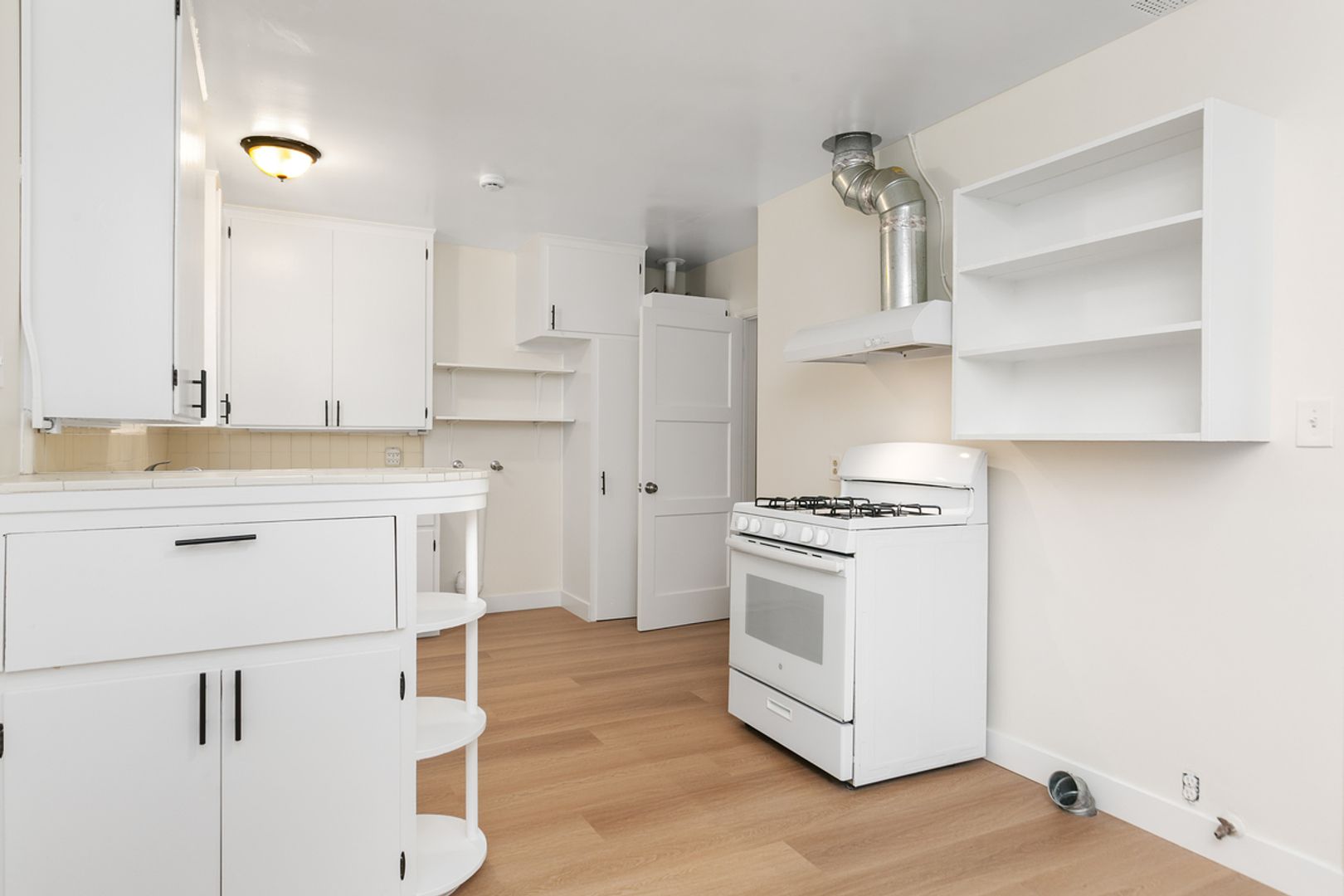 Santa Ana House: 709 S Ross St