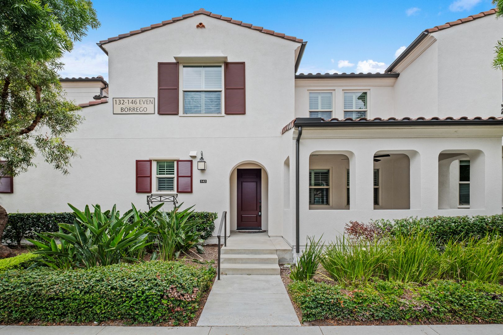 Irvine House: 142 Borrego Dr