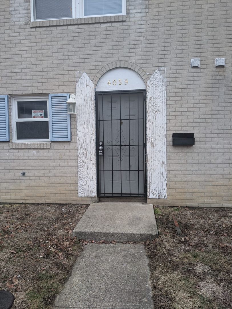 Indianapolis Townhome: 4059 Gateway Ct