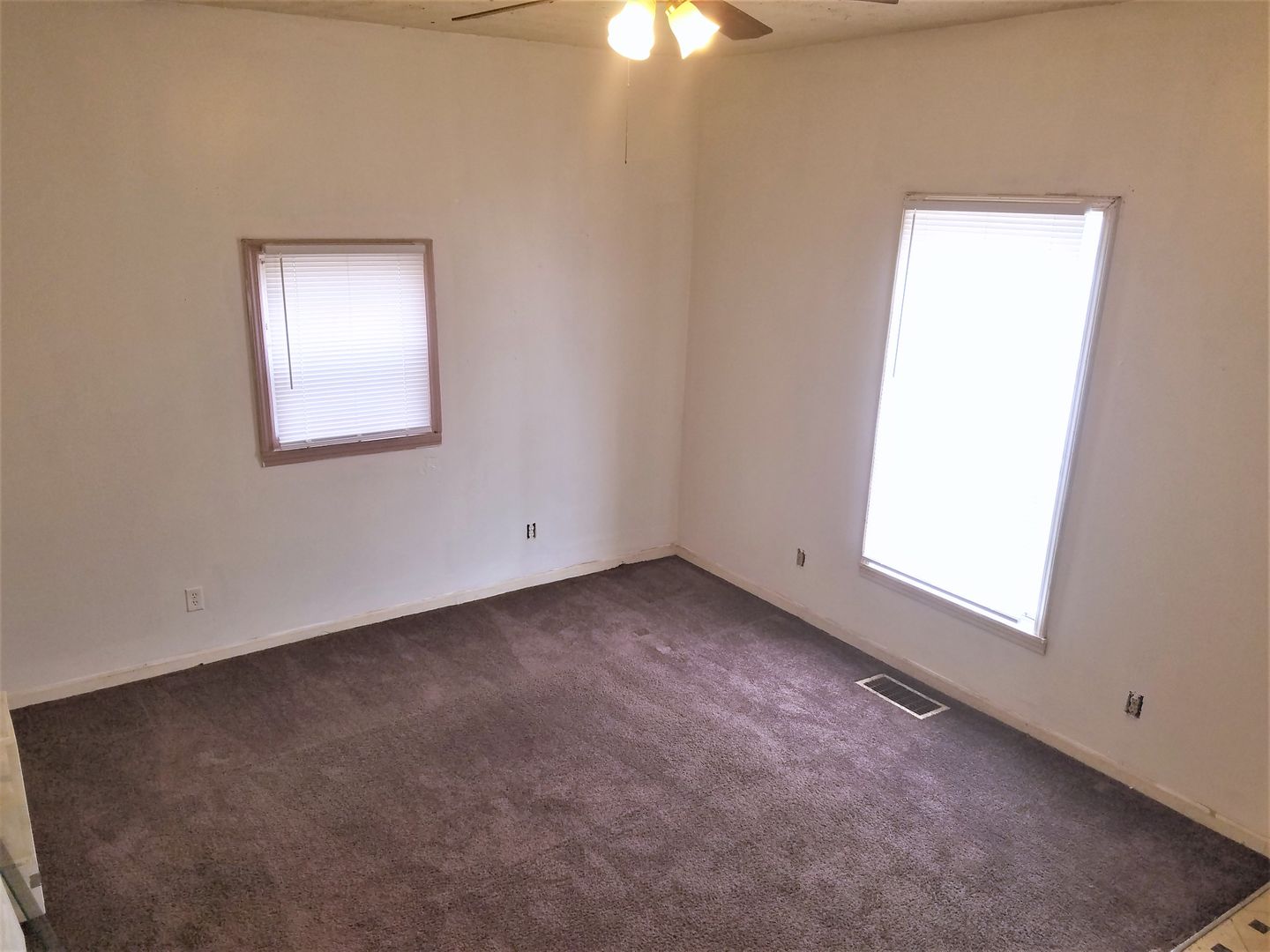 1342 Lee St Indianapolis, IN 46221 2 of 8