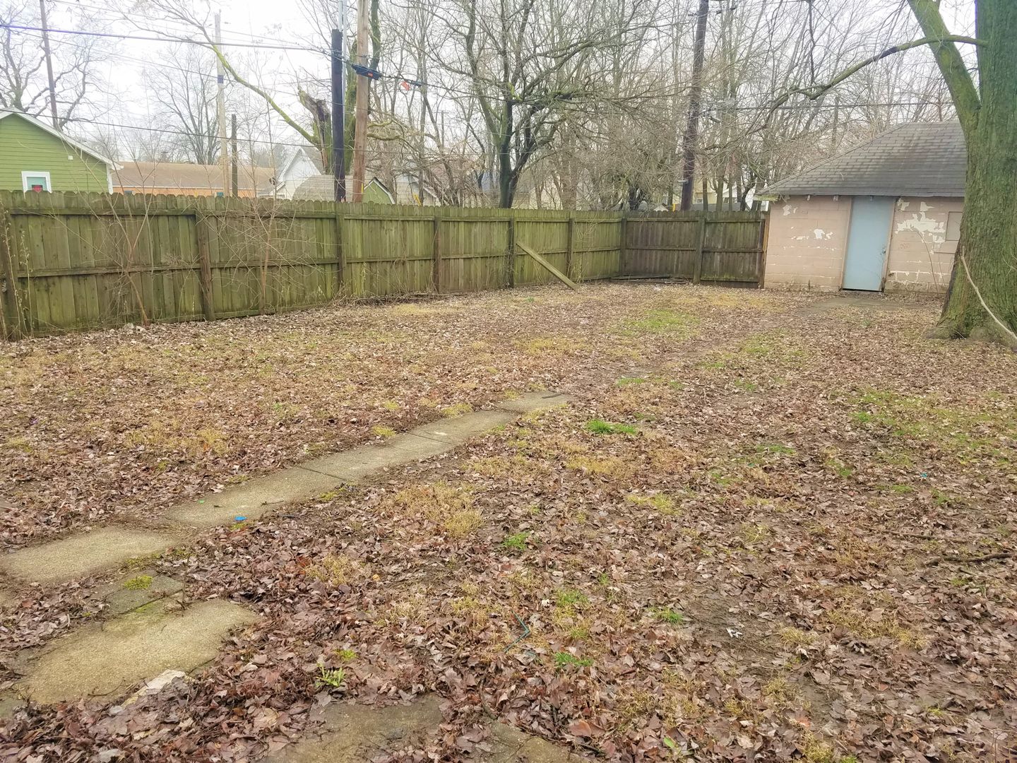 1342 Lee St Indianapolis, IN 46221 8 of 8