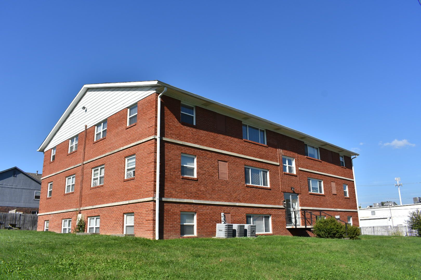 Greenwood Apartment: 268 Meadow Dr