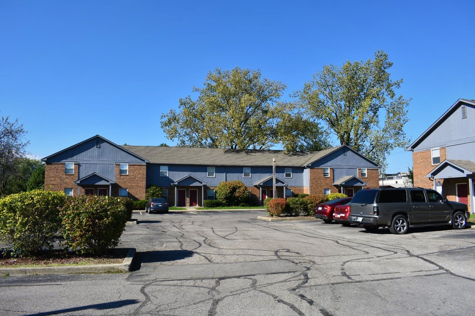 Greenwood Apartment: 601 Wooddale Terrace