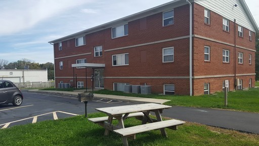 Greenwood Apartment: 268 Meadow Dr