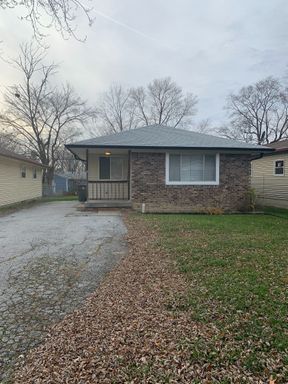 Adorable 3 bedroom 1 Bath home near University of Indianapolis in Perry Township – photo 1