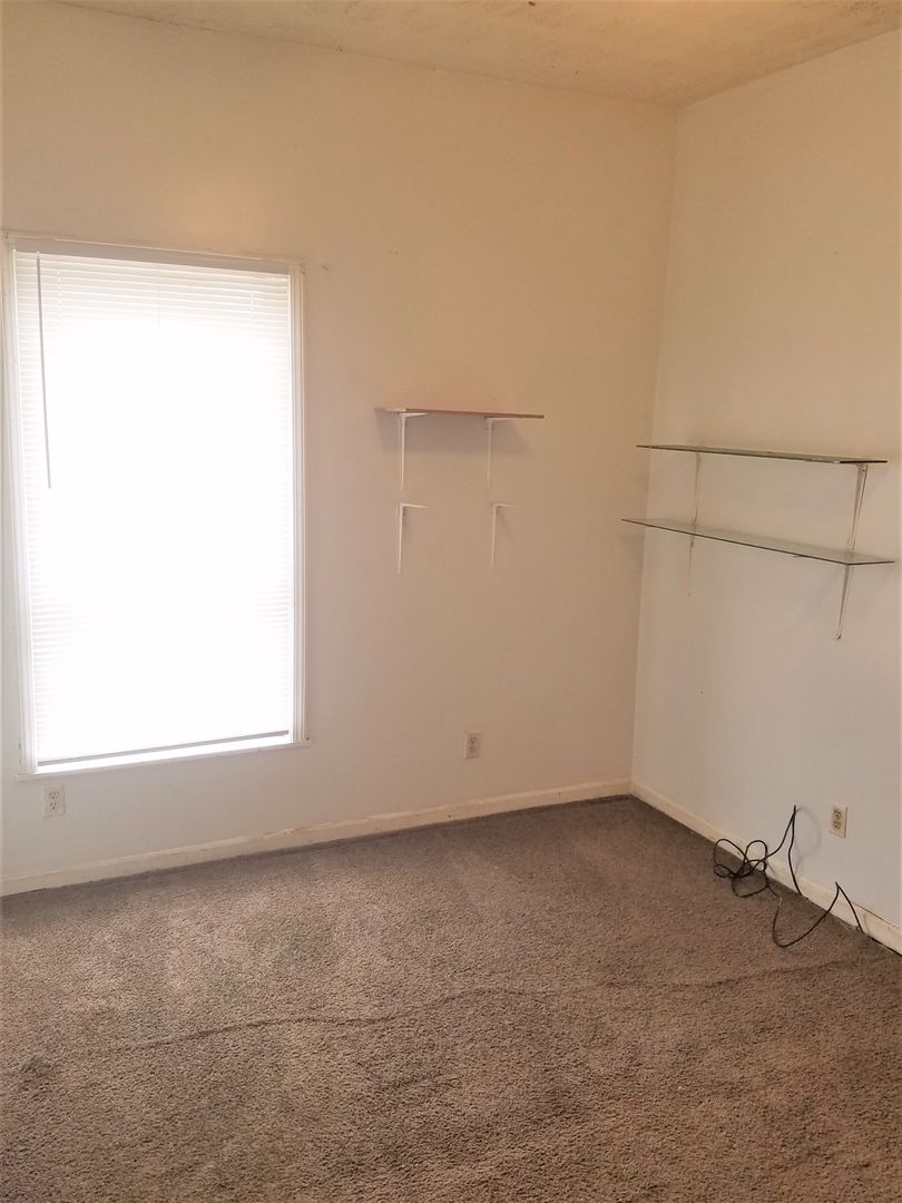 1342 Lee St Indianapolis, IN 46221 3 of 8