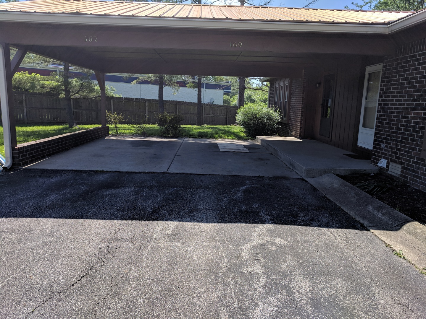 Franklin Apartment: 160 Los Ranchos Dr