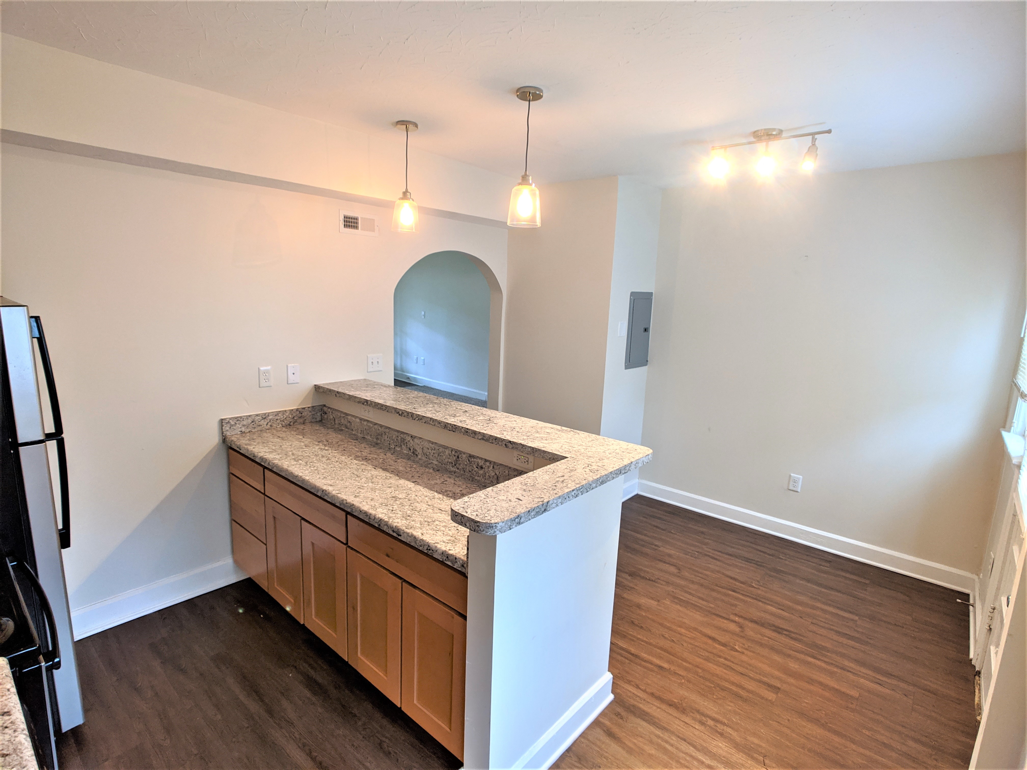 Charming 1 bed 1 bath apartments in historic Irvington neighborhood 3 of 12
