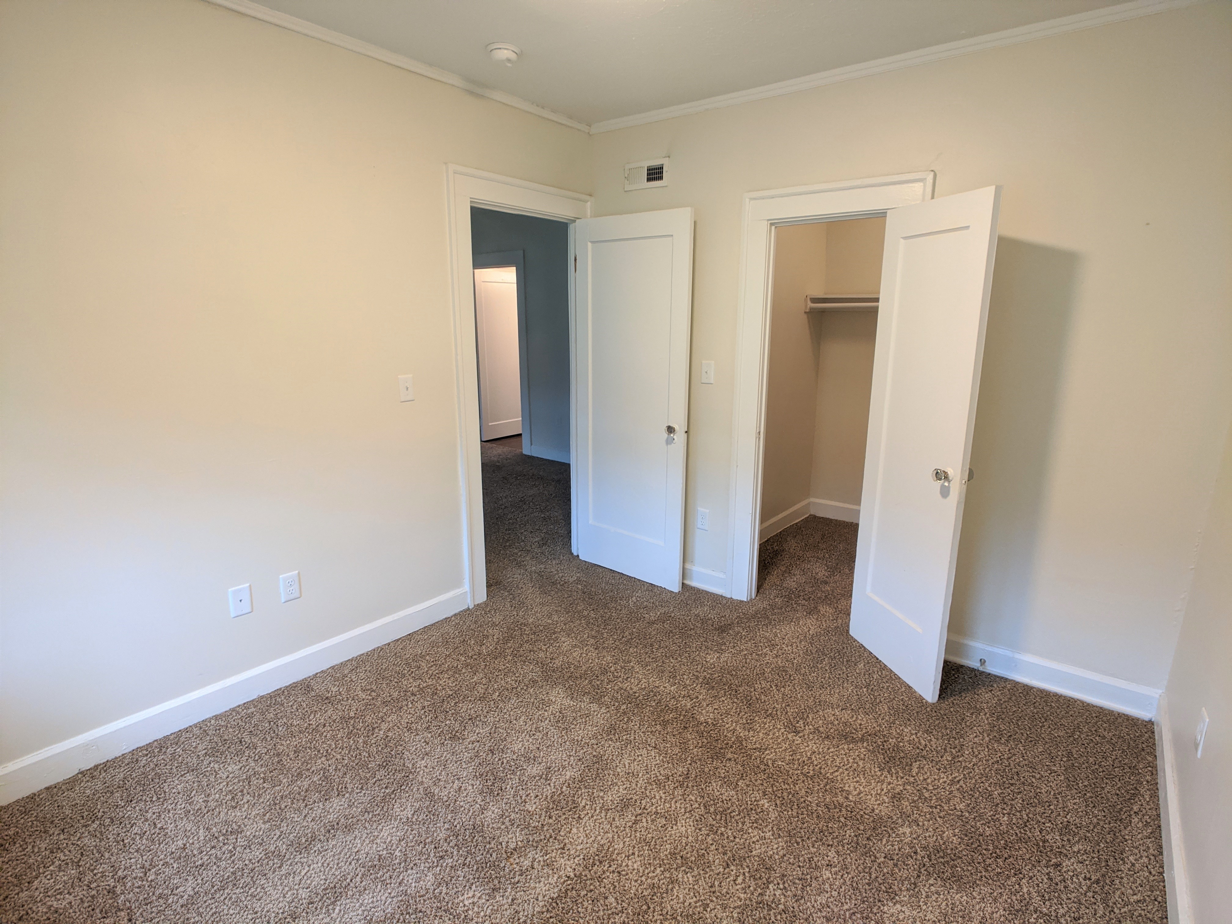 Charming 1 bed 1 bath apartments in historic Irvington neighborhood 6 of 12