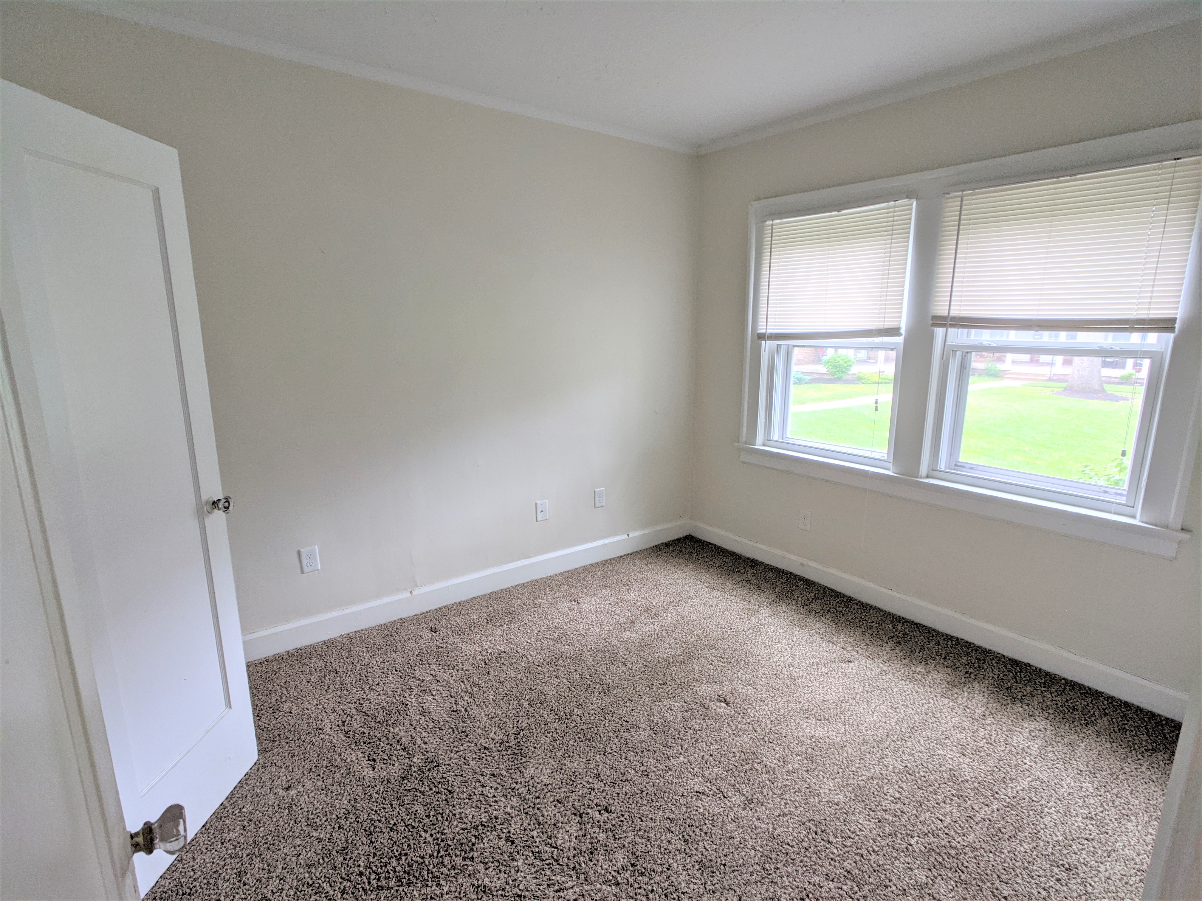 Charming 1 bed 1 bath apartments in historic Irvington neighborhood 8 of 12