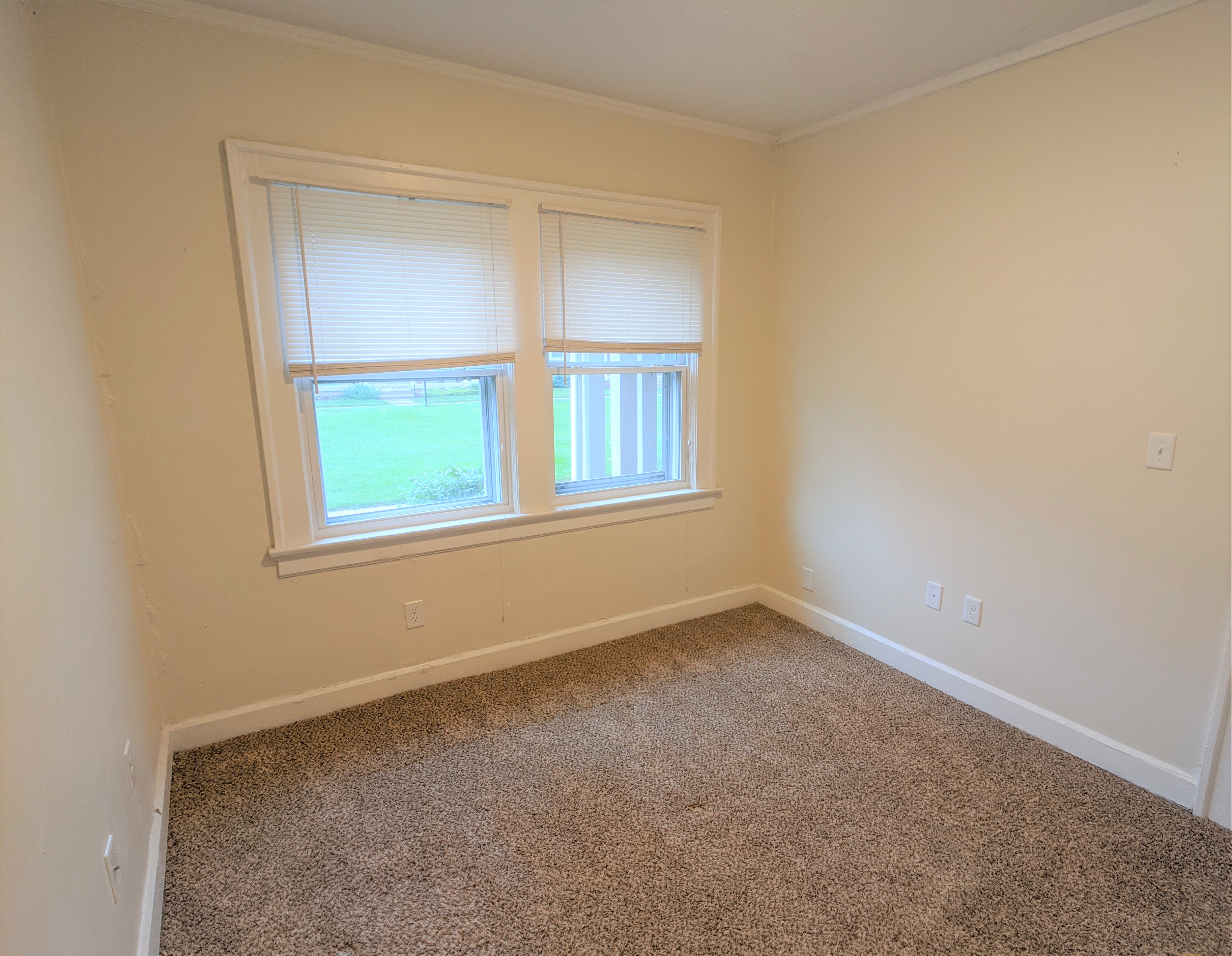 Charming 1 bed 1 bath apartments in historic Irvington neighborhood 5 of 12