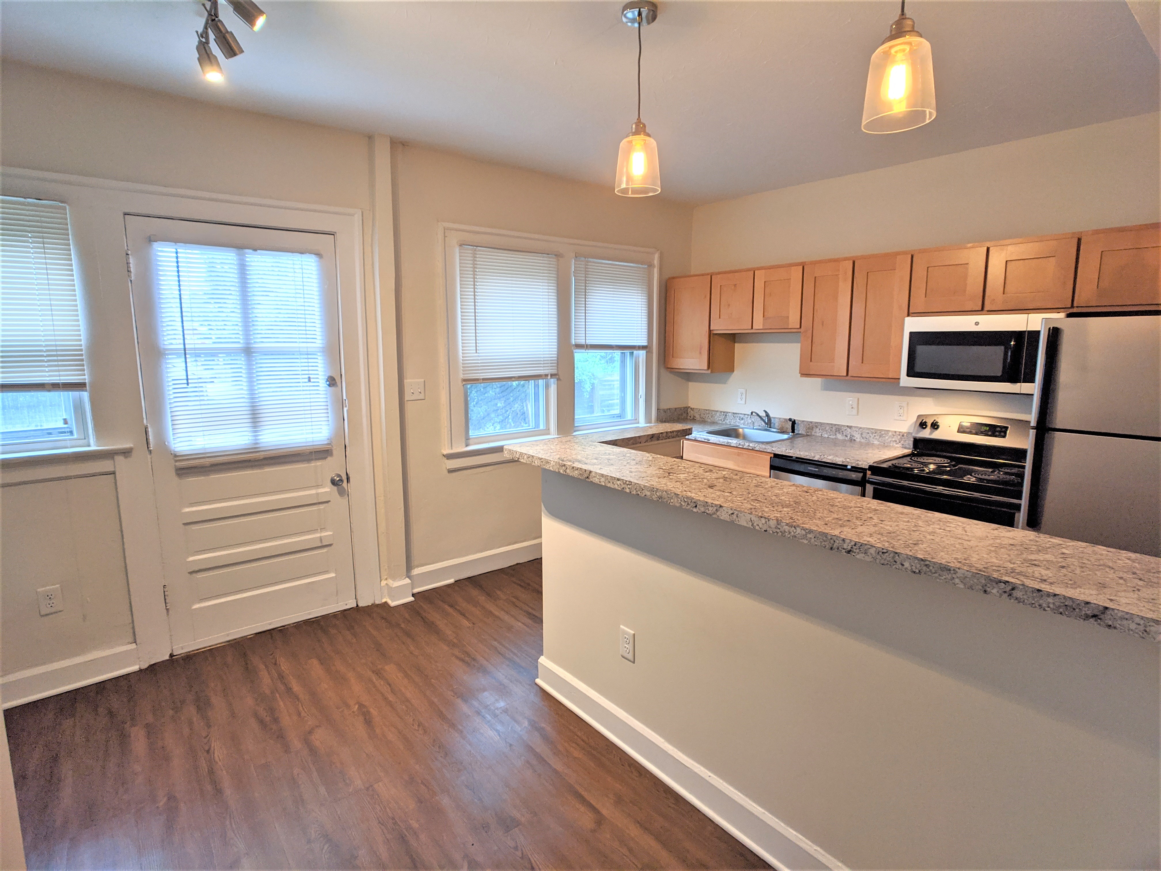 Charming 1 bed 1 bath apartments in historic Irvington neighborhood 4 of 12