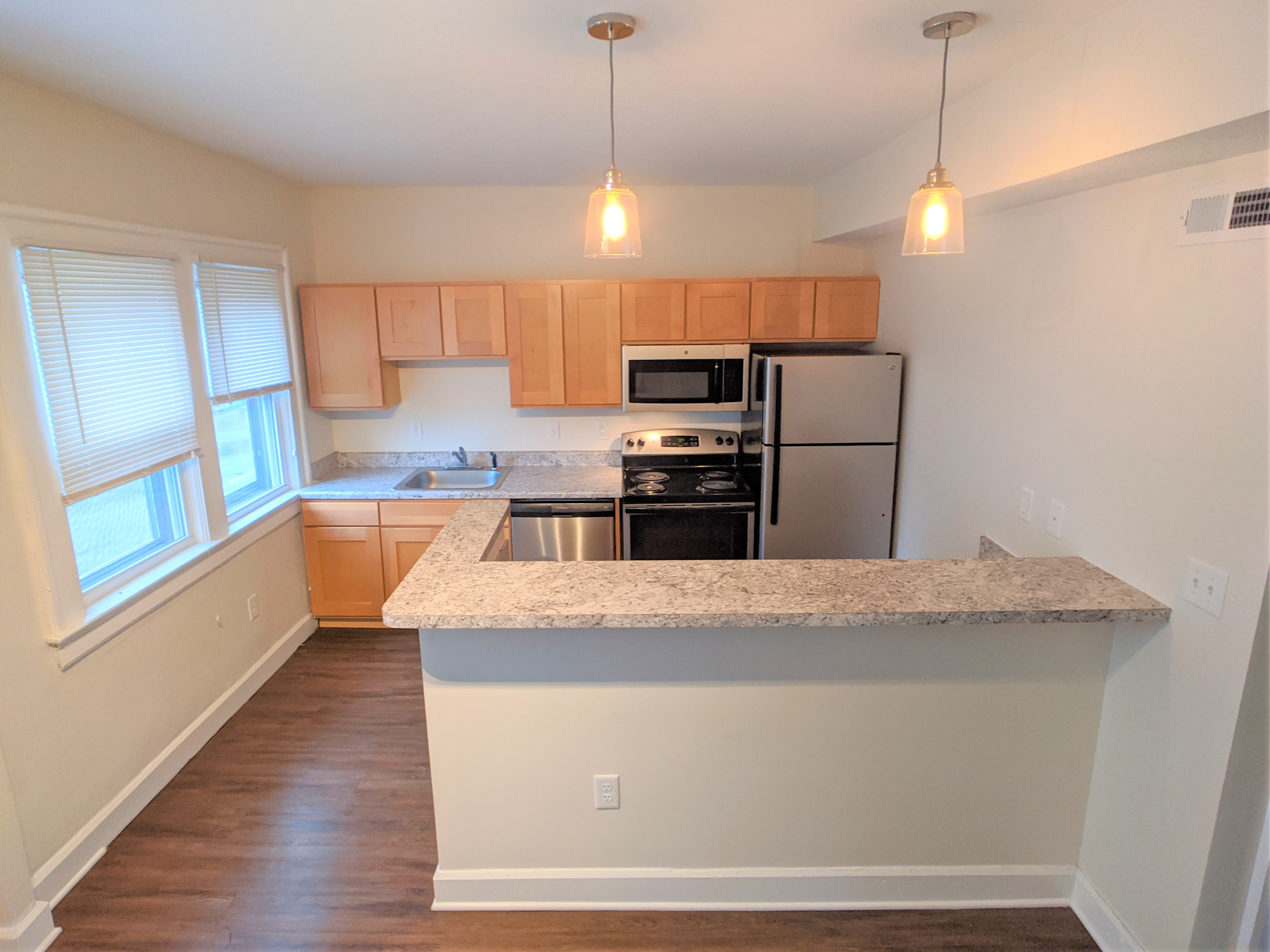 Charming 1 bed 1 bath apartments in historic Irvington neighborhood 2 of 12