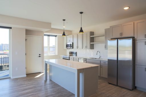SPACIOUS MODERN TWO BEDROOM WITH PATIO - UNIT J – photo 1