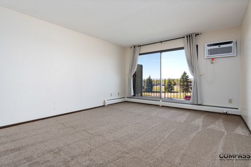 SPACIOUS WESTSIDE APARTMENT – photo 1