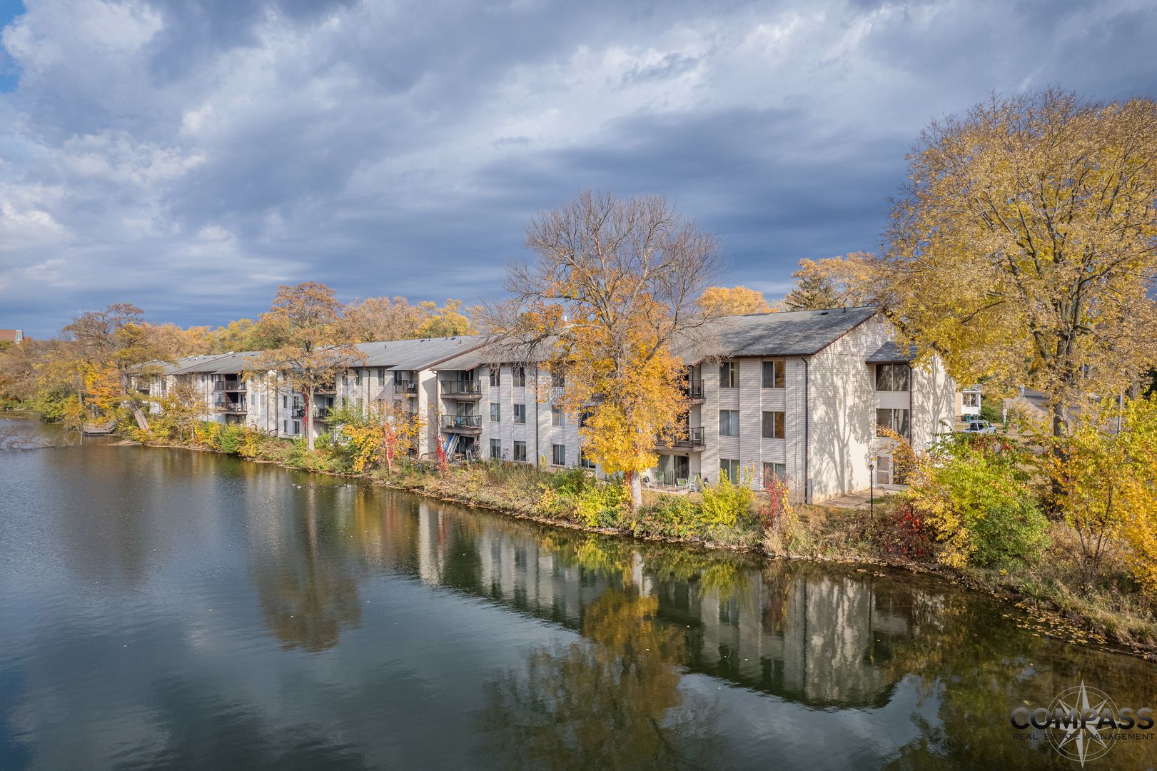 Eau Claire Apartment: 716 W Grand Ave