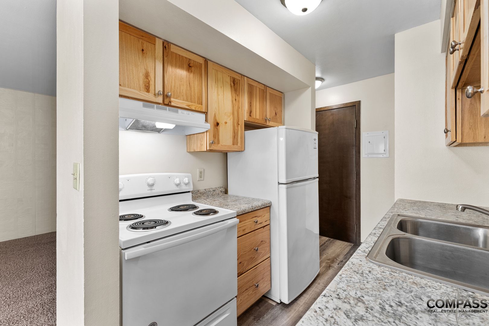 Eau Claire Apartment: 1025 W. MacArthur