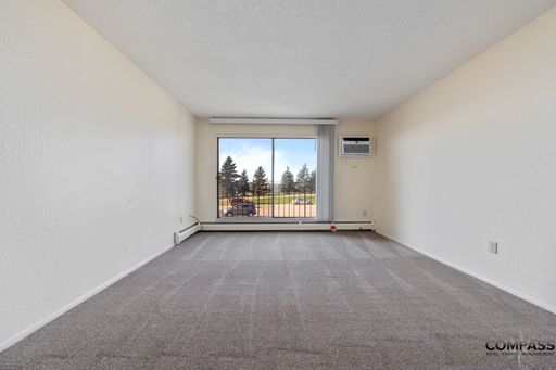SPACIOUS STUDIO ON WESTSIDE – photo 1