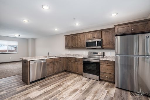 SPACIOUS AND MODERN TOWNHOME – photo 1