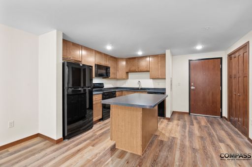 NEW DOWNTOWN ONE BEDROOM WITH A DISHWASHER – photo 1