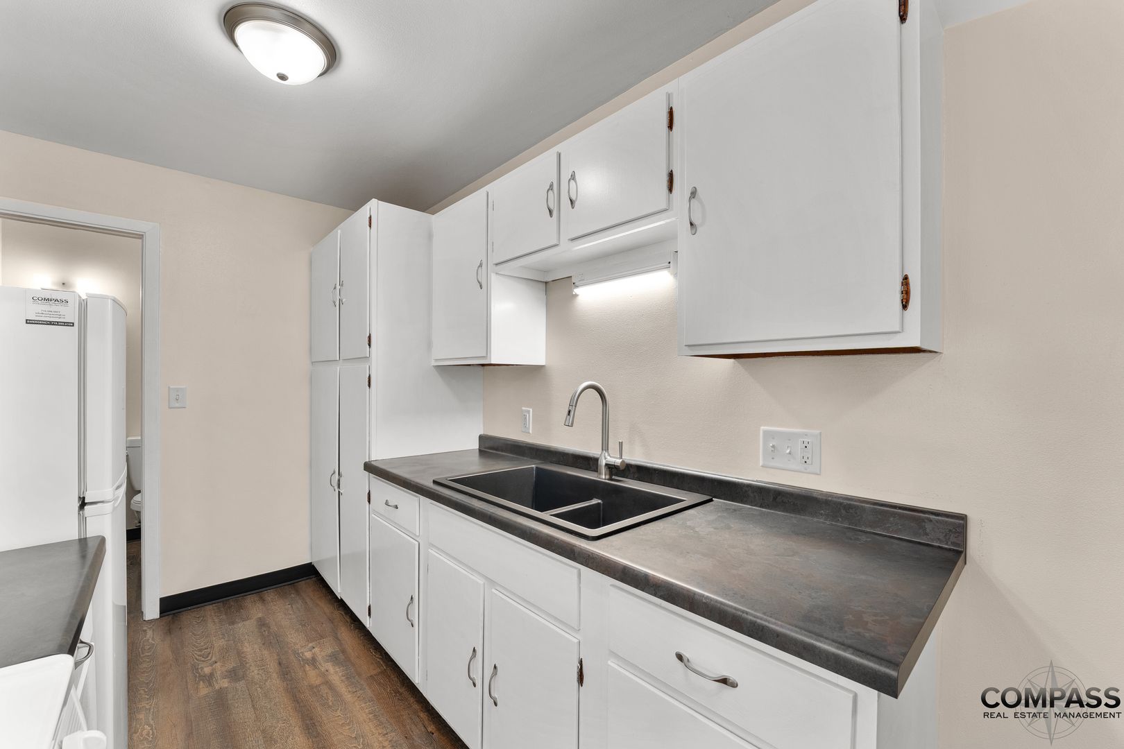 Eau Claire Apartment: 417 Washington St