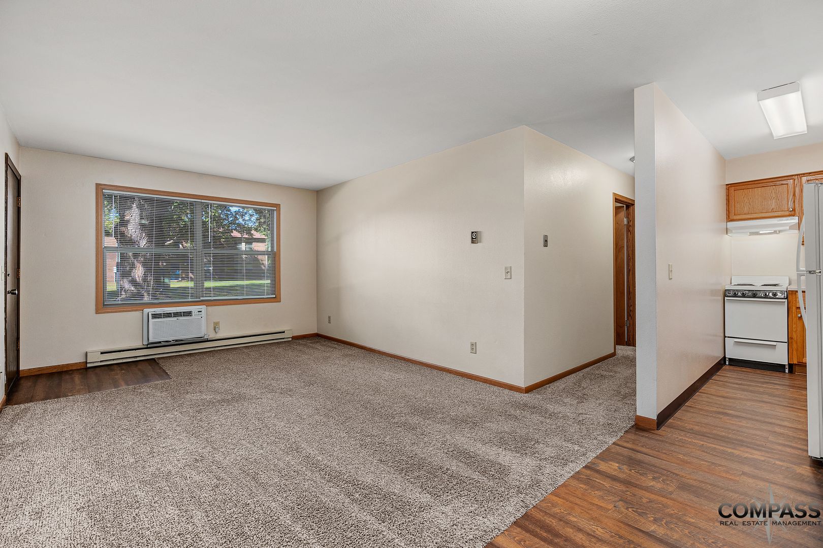 Eau Claire Apartment: 946 W. MacArthur Ave