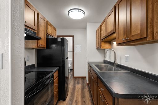 RENOVATED ONE-BEDROOM – photo 1