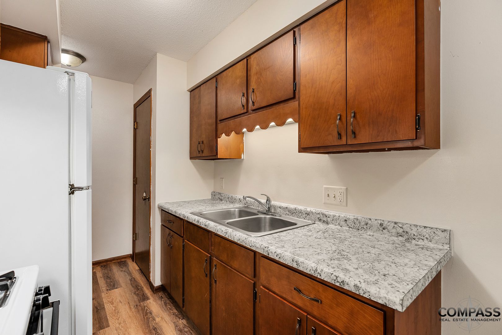 Eau Claire Apartment: 1237 S Dewey St