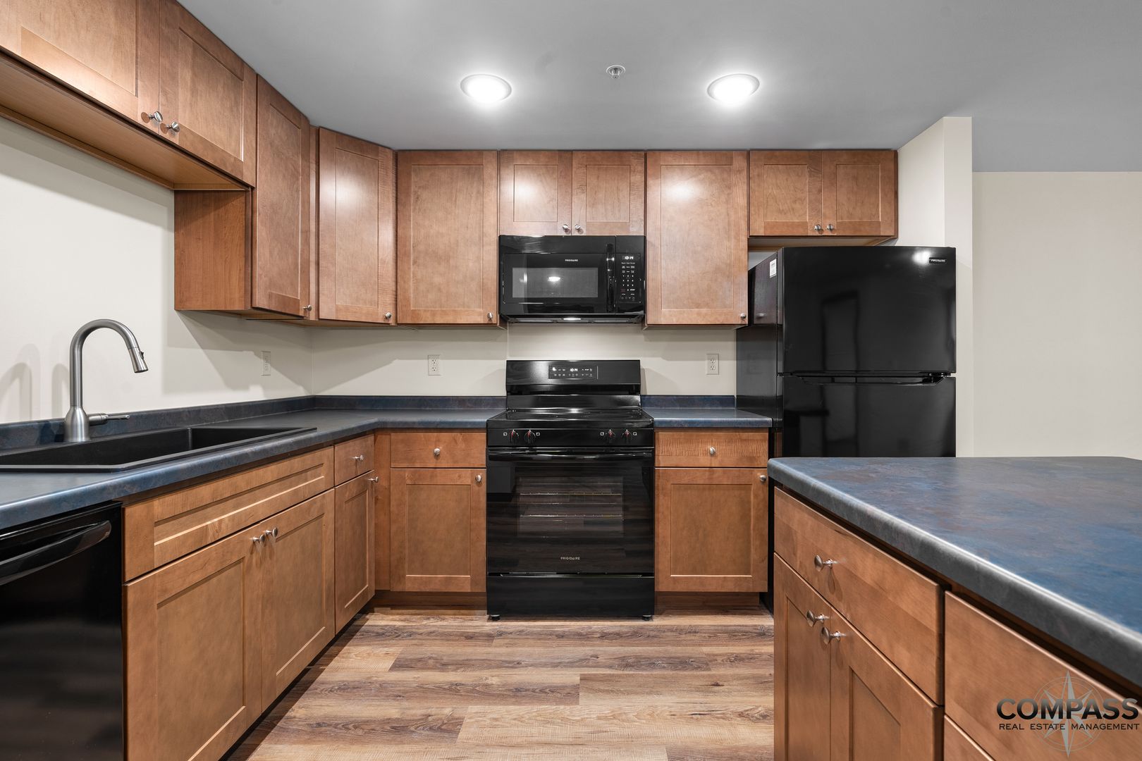 Eau Claire Apartment: 610 Gray St