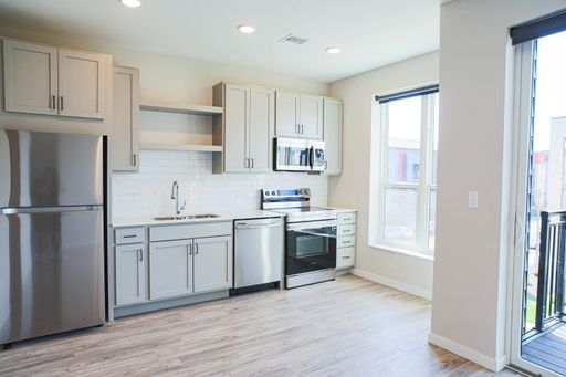 COZY JUNIOR ONE BEDROOM WITH PATIO - UNIT B – photo 1