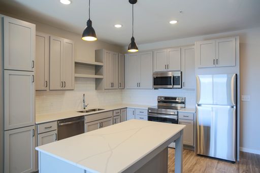 LARGE MODERN ONE BEDROOM WITH PATIO - UNIT F – photo 1