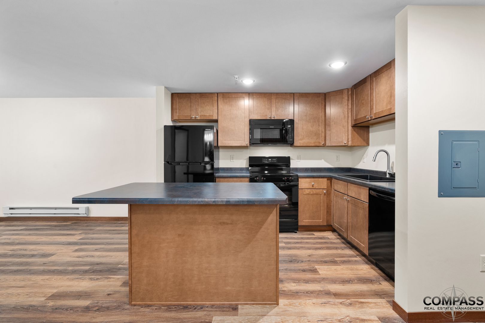 Eau Claire Apartment: 610 Gray St