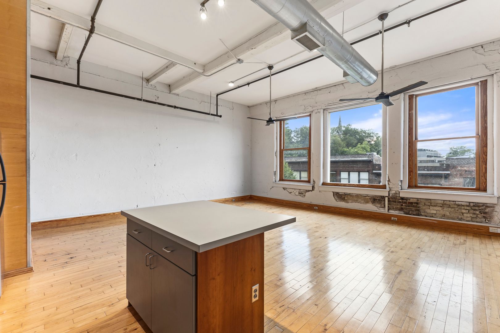 Knoxville Apartment: 112 S Gay Street