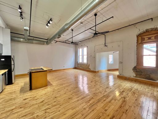 2 Bedroom Condominium for Lease in Downtown Knoxville, Tennessee! – photo 1