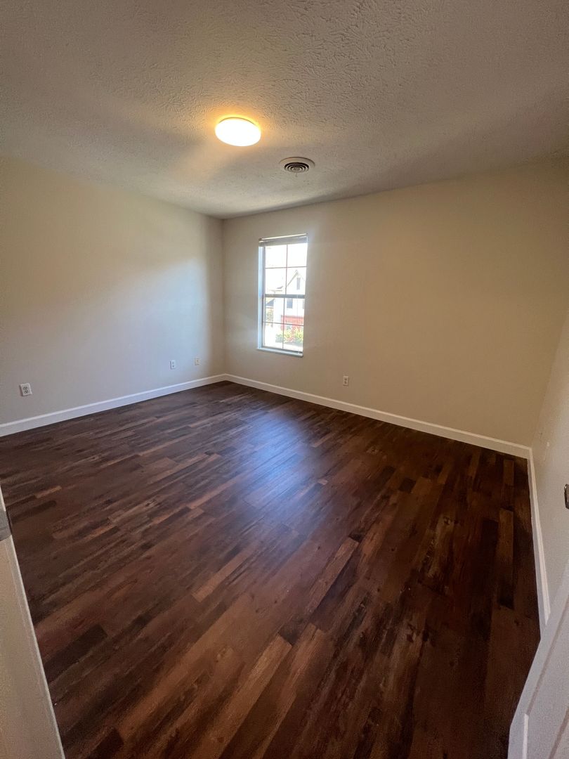 Pigeon Forge Apartment: 3180 Hickory Drive