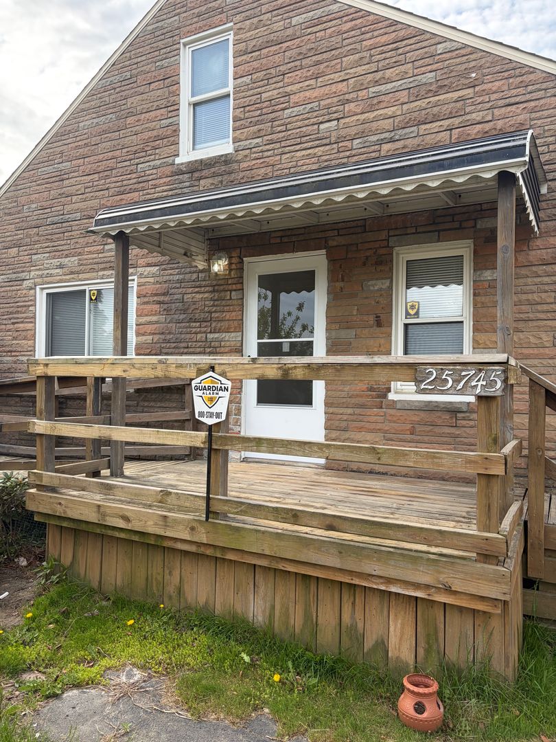 Dearborn Heights House: 25745 Princeton St.