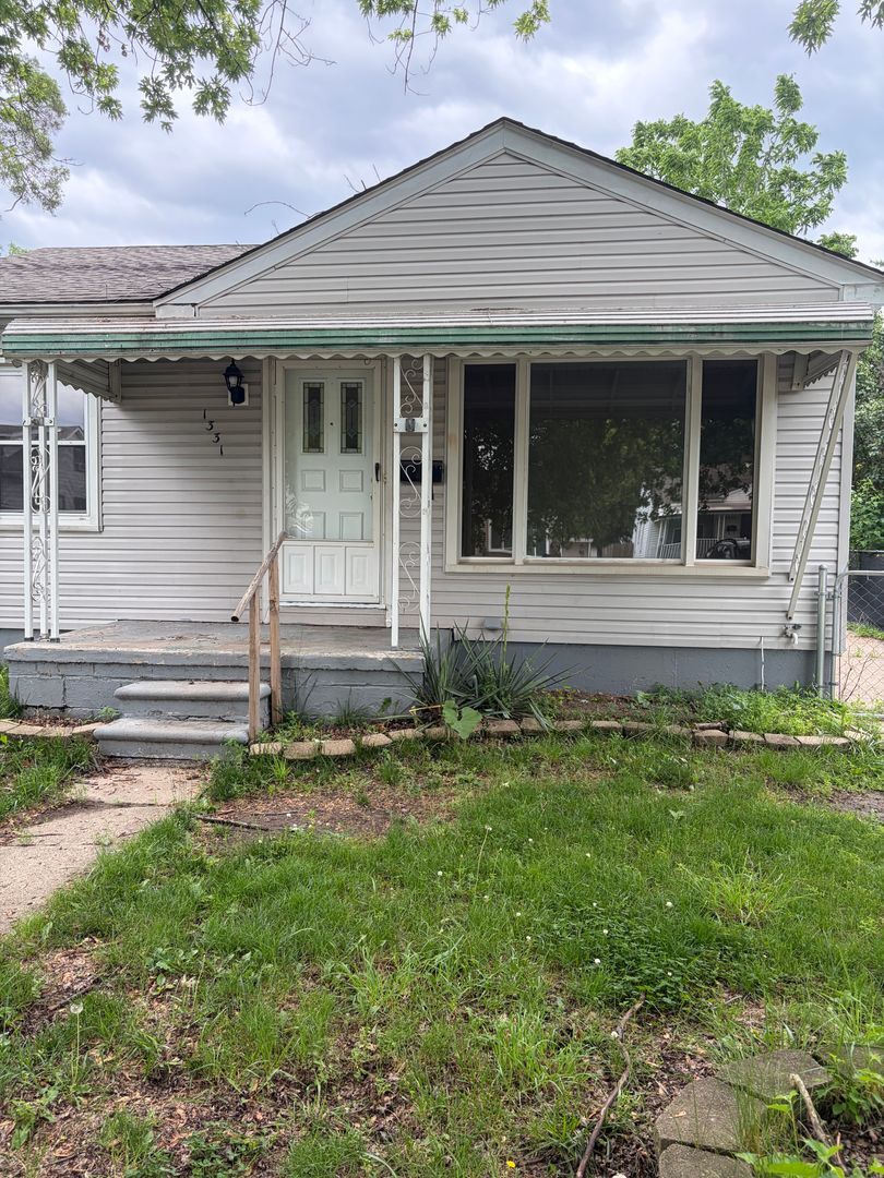 Lincoln Park House: 1331 Pingree Av
