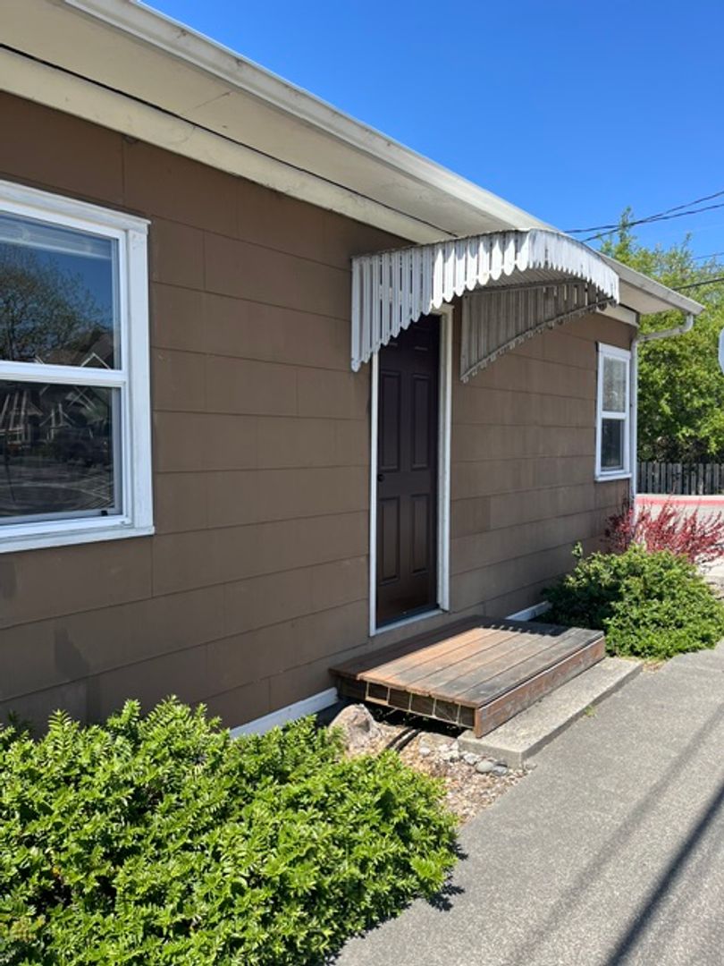 Arcata Apartment: 885 K St