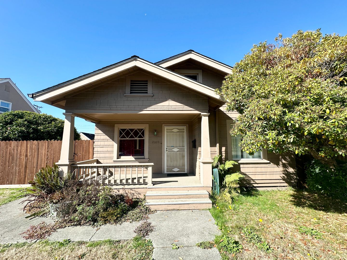 Eureka House: 2604 H St