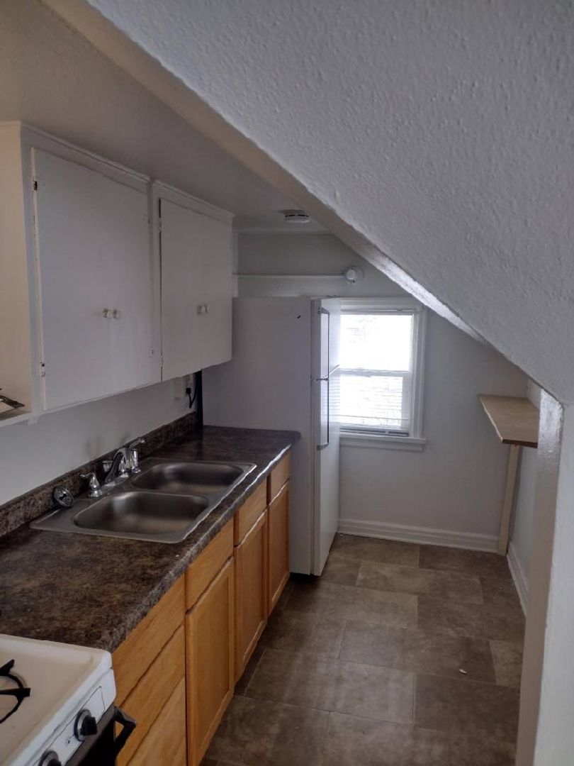 RAPID CITY Apartment: 5 E KANSAS CITY ST