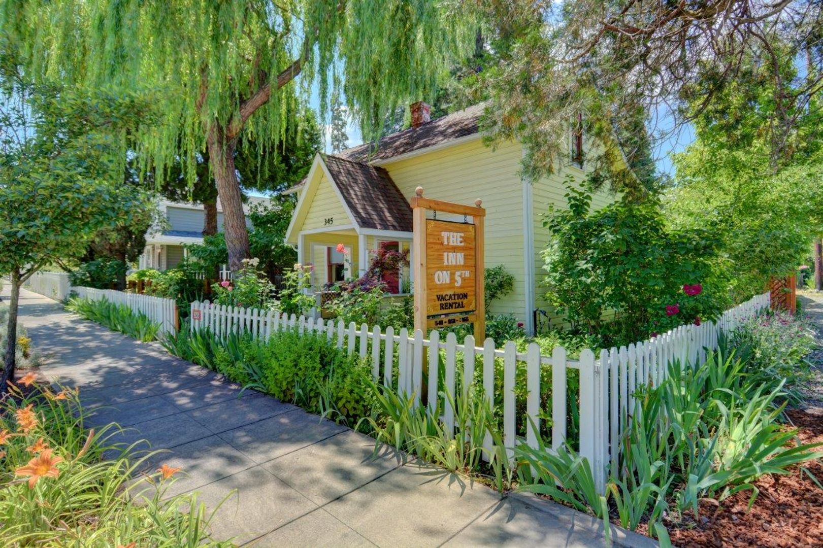 Jacksonville House: 345 N 5th Street