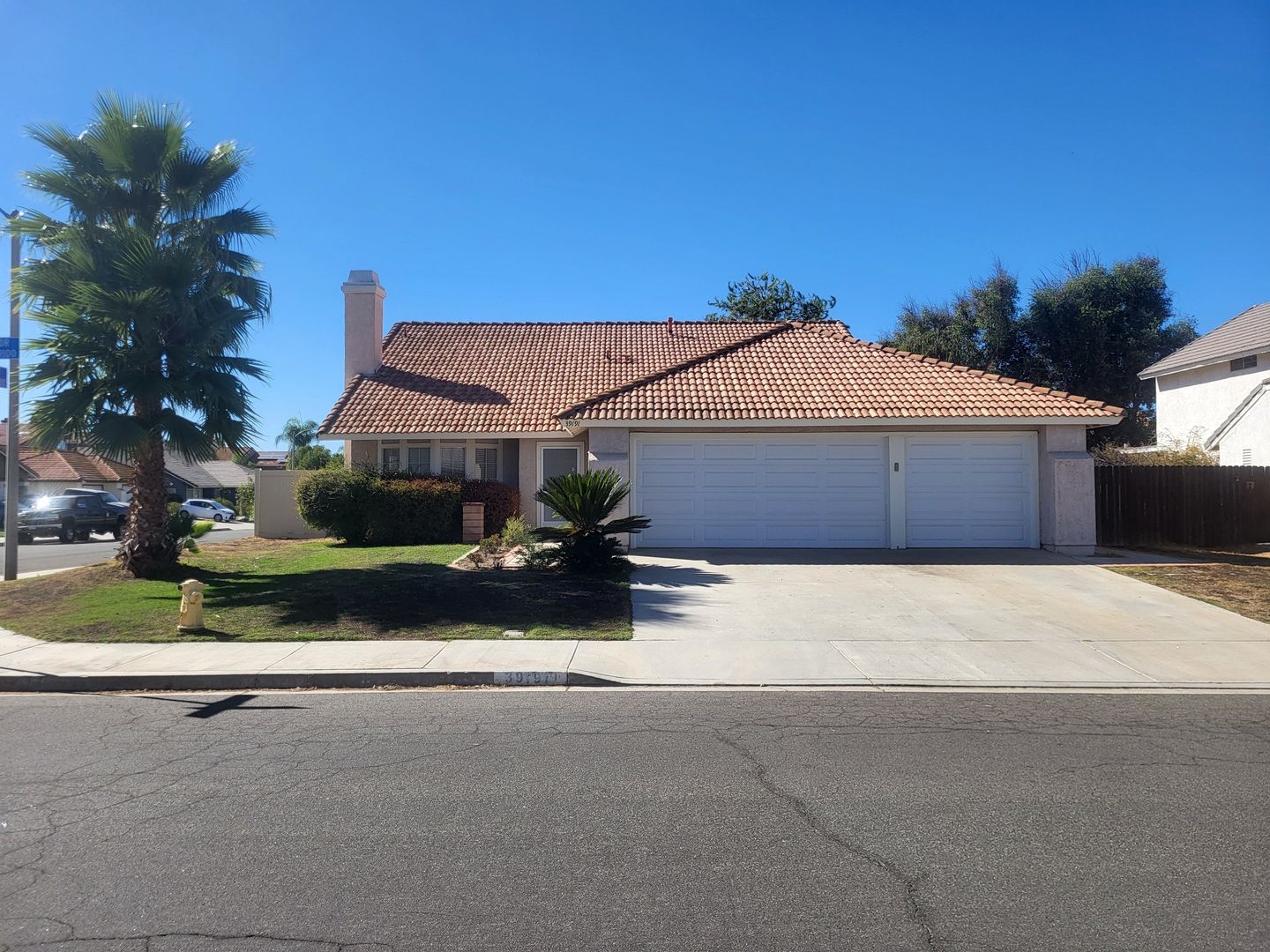 Murrieta House: 39191 Silktree Drive