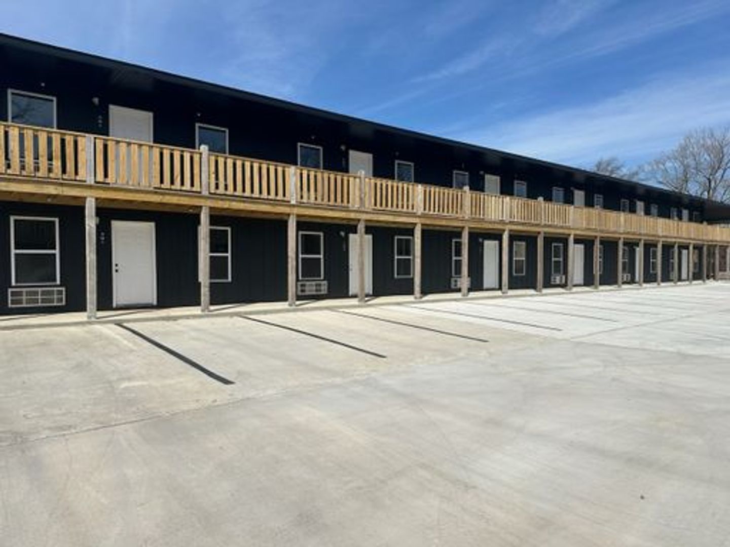 Marshfield Apartment: 301 W Maple