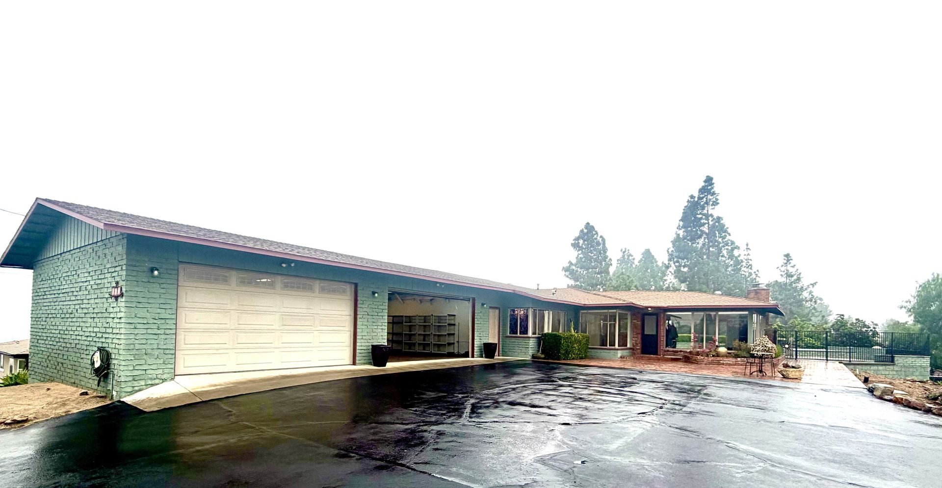 San Dimas House: 330 W Gladstone St