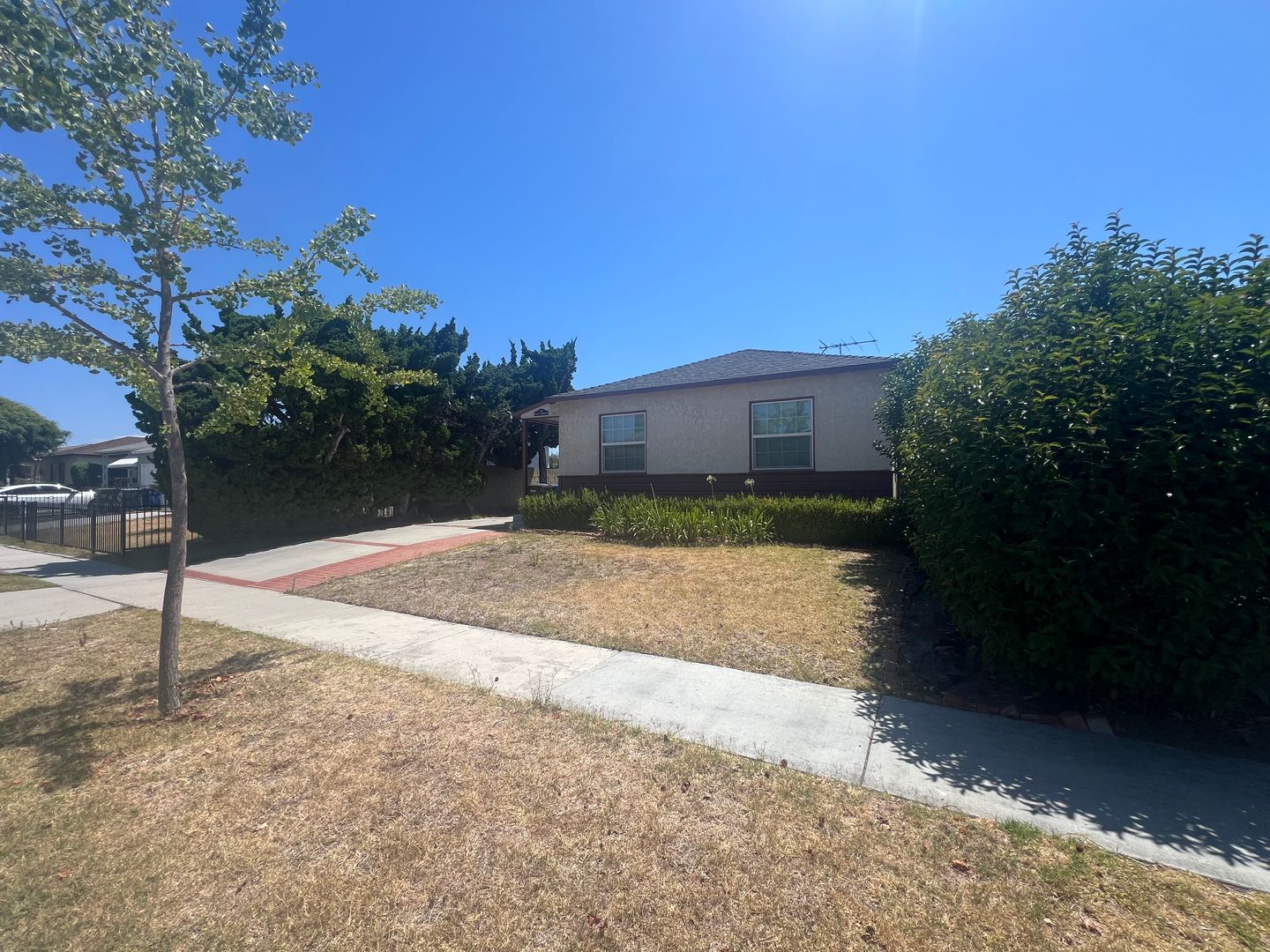 LAKEWOOD House: 5016 LORELEI AVE