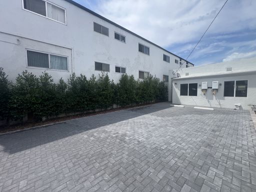 Renovated 2 Bed 1 Bath with great walkability – photo 1